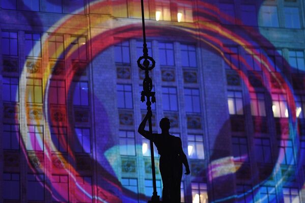 Moscú se prepara para el festival 'Círculo de Luz' - Sputnik Mundo