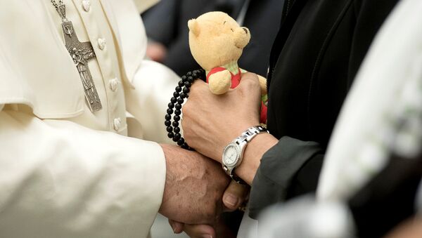 Papa Francisco recibe a los familiares de las víctimas del atentado en Niza - Sputnik Mundo