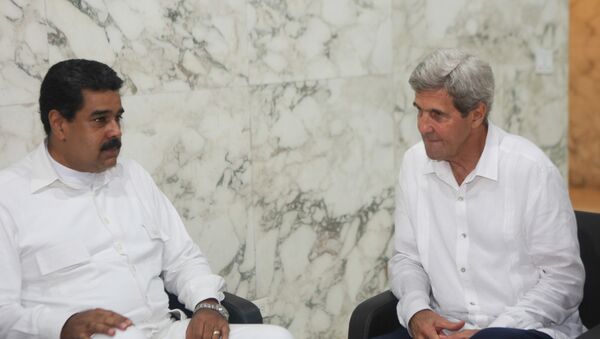 Nicolás Maduro, presidente de Venezuela, y John Kerry, secretario de Estado de EEUU - Sputnik Mundo