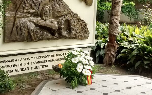 Monumento en memoria de los españoles desaparecidos durante la dictadura - Sputnik Mundo