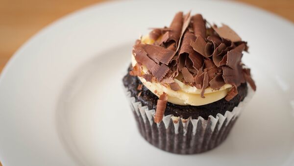 Un cupcake de chocolate - Sputnik Mundo