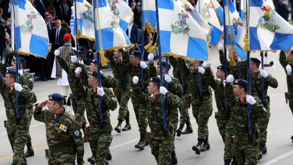 Fuerzas griegas durante un desfile - Sputnik Mundo
