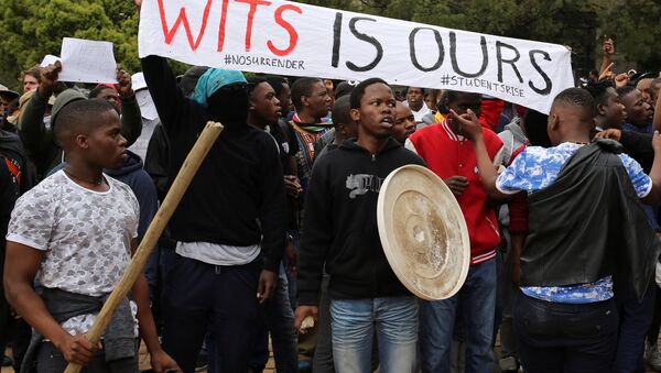 Las protestas de los estudiantes de la Universidad de Witwatersrand - Sputnik Mundo