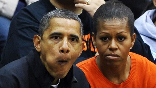 Barack Obama con su esposa - Sputnik Mundo
