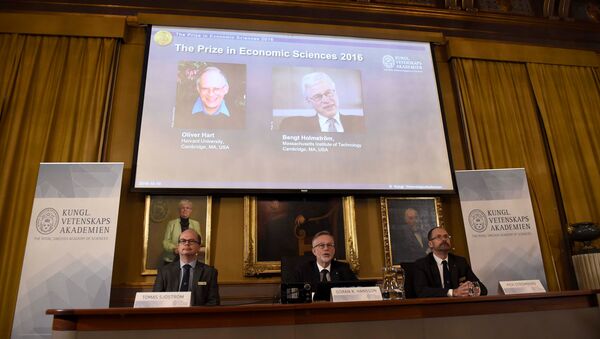 Oliver Hart y Bengt Holmström reciben el Premio Nobel de Economía 2016 - Sputnik Mundo