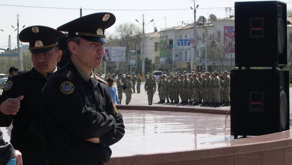 Los policías kazajos (archivo) - Sputnik Mundo