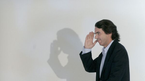 Former Spanish Prime Minister and honorary president of the Popular Party Jose Maria Aznar, salutes after his speech during the second day of the party's XVI th congress in Valencia, Spain, Saturday, June, 21, 2008 - Sputnik Mundo