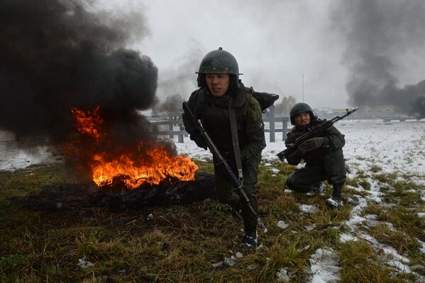 La prueba de tiro en el centro de formación Gorny de Novosibirsk. - Sputnik Mundo