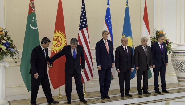 Encuentro de los titulares de exterior de EEUU, Uzbekistán, Kirguistán, Kazajistán, Tayikistán y Uzbekistán - Sputnik Mundo