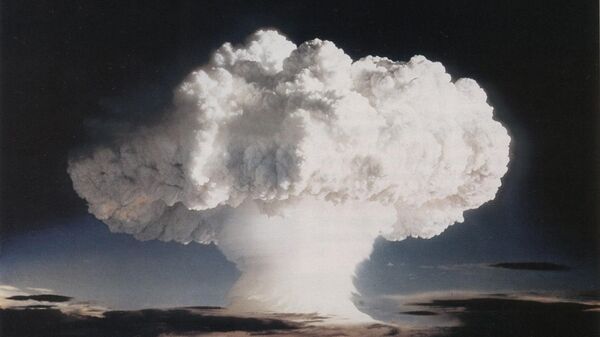 Una explosión nuclear (imagen ilustrativa) - Sputnik Mundo