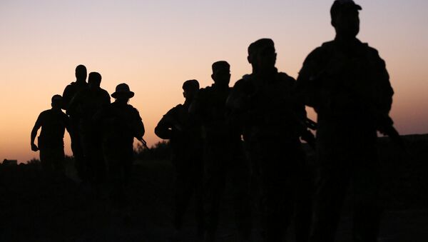 Shabak fighters undergo training before the upcoming battle to recapture Mosul in Diyala province - Sputnik Mundo