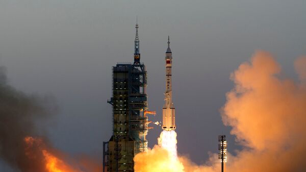 El lanzamiento de la nave espacial china (archivo) - Sputnik Mundo