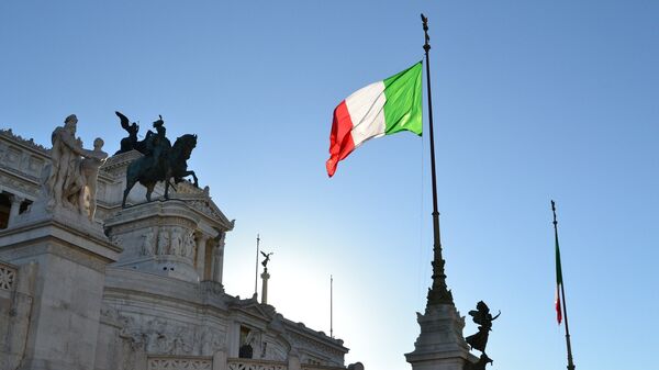 Bandera de Italia en Roma - Sputnik Mundo