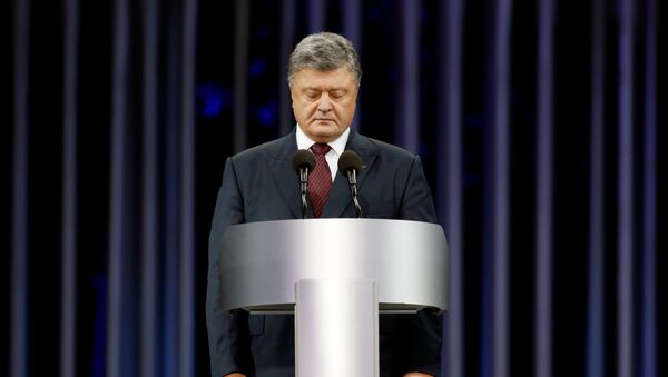 Ukrainian President Poroshenko attends ceremony commemorating victims of Babyn Yar in Kiev - Sputnik Mundo