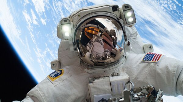 Un astronauta en el espacio (foto referencial) - Sputnik Mundo