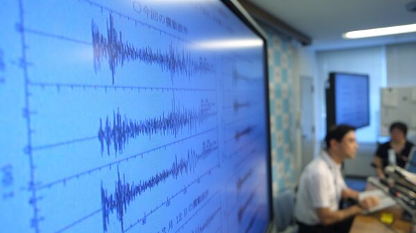 Japan's meteorological agency officer Gen Aoki speaks during a press conference at the agency's headquarters in Tokyo on September 9, 2016, following news of a possible fifth nuclear test by North Korea. - Sputnik Mundo