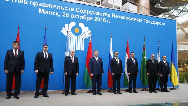 Los dirigentes de las delegaciones gubernamentales de los países de la CEI en la reunión en Minsk - Sputnik Mundo