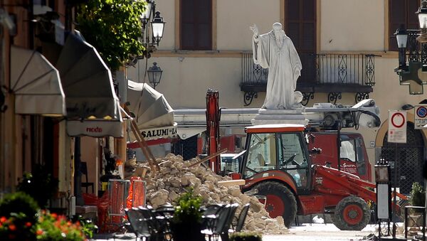 Rubbles are seen following an earthquake in the main square of Norcia - Sputnik Mundo