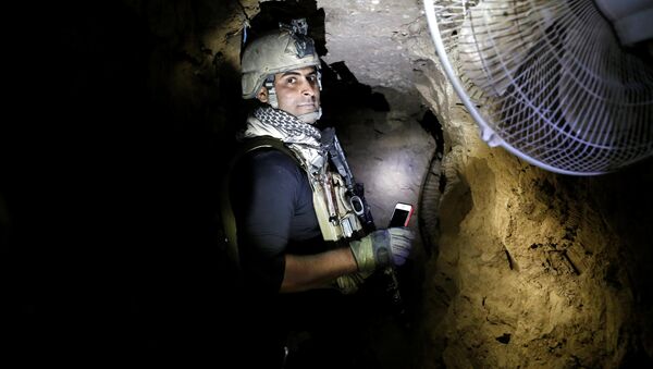 El túnel del grupo terrorista Daesh al oeste de la ciudad iraquí de Mosul - Sputnik Mundo
