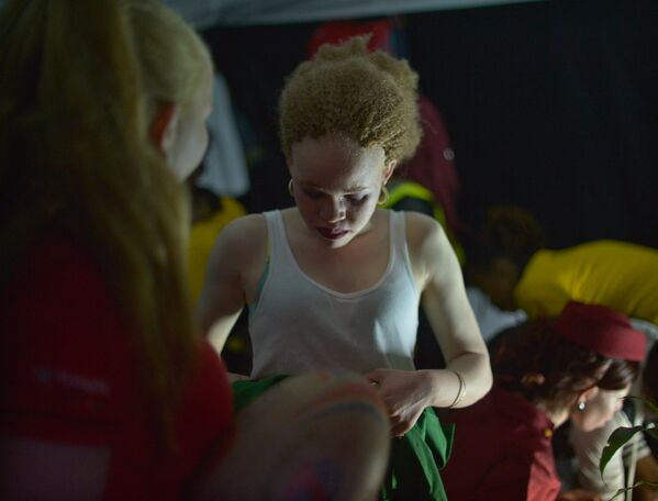El primer concurso de belleza en la historia de los albinos, en Kenia - Sputnik Mundo