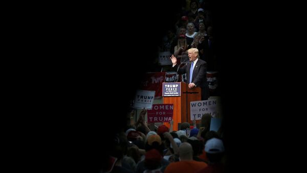 El candidato republicano, Donald Trump, durante un discurso en Carolina del Norte - Sputnik Mundo