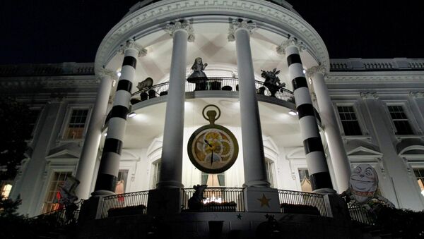 La Casa Blanca en Washington está decorada para el Halloween - Sputnik Mundo