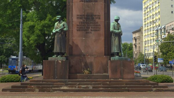 The monument to Polish-Soviet Brotherhood in Arms in Warsaw's Praga district. File photo. - Sputnik Mundo