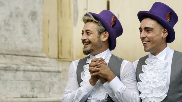 Una pareja homosexual se casa en Italia (archivo) - Sputnik Mundo