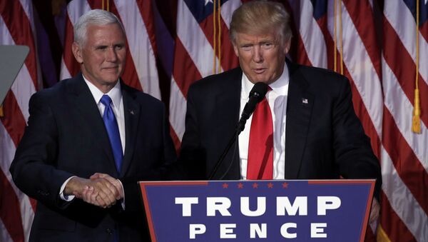 Donald Trump, el ganador de las elecciones presidenciales en EEUU y Mike Pence, su vicepresidente - Sputnik Mundo