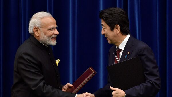 El primer ministro de la India, Narendra Modi, y el primer ministro de Japón, Shinzo Abe - Sputnik Mundo