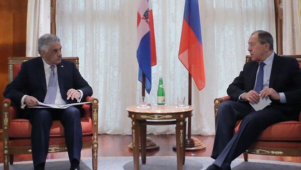 Serguéi Lavrov, canciller ruso, durante un encuentro celebrado en Sochi con su homólogo dominicano Miguel Vargas - Sputnik Mundo