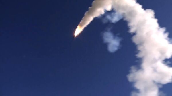 Lanzamiento de un misil (imagen referencial) - Sputnik Mundo