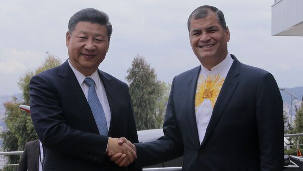 El presidente de China, Xi Jinping y el presidente de Ecuador, Rafael Correa - Sputnik Mundo