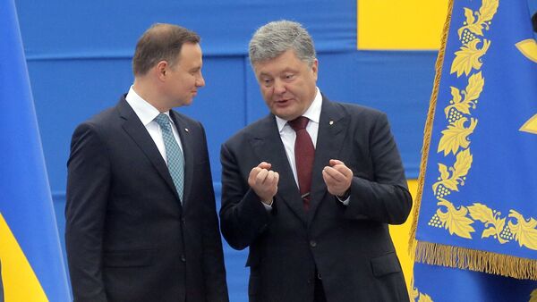 Andrzej Duda, presidente de Polonia, y Petró Poroshenko, presidente de Ucrania - Sputnik Mundo
