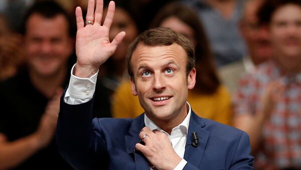 Emmanuel Macron, ministro de economía, finanzas e industria de Francía - Sputnik Mundo
