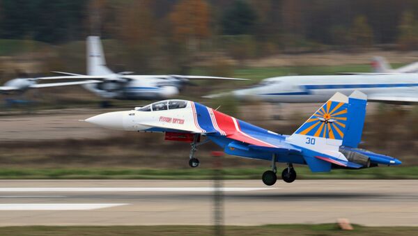 Русские Витязи получили первые четыре истребителя Су-30СМ - Sputnik Mundo
