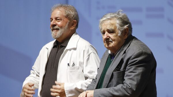 José Mujica, expresidente uruguayo, y Luis Inacio Lula da Silva, expresidente brasileño (archivo) - Sputnik Mundo