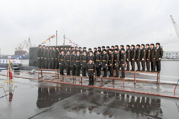 La ceremonia de entrega del submarino Kólpino a la Armada rusa - Sputnik Mundo