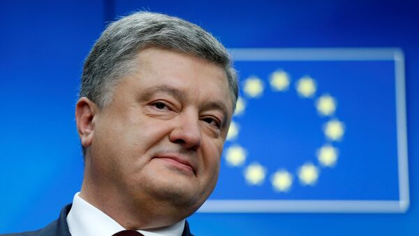 Ukrainian President Poroshenko attends a news conference following a EU-Ukraine summit in Brussels - Sputnik Mundo