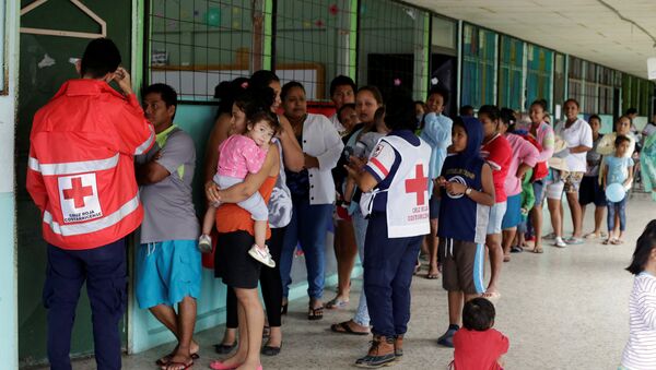 La gente evacuada por el acercamiento del huracán Otto en Costa Rica - Sputnik Mundo