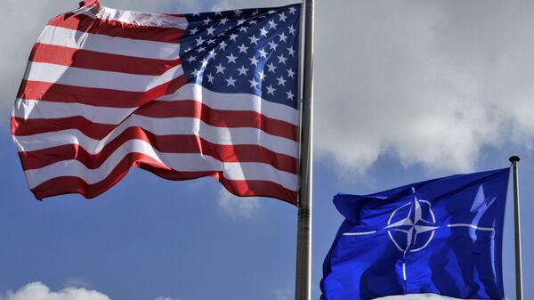 Banderas de EEUU y la OTAN - Sputnik Mundo
