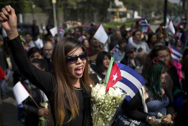 Manifestación frente a la embajada de Cuba en México. - Sputnik Mundo