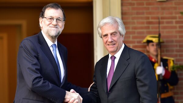 Mariano Rajoy, presidente de España, y su homólogo uruguayo, Tabaré Vázques (archivo) - Sputnik Mundo