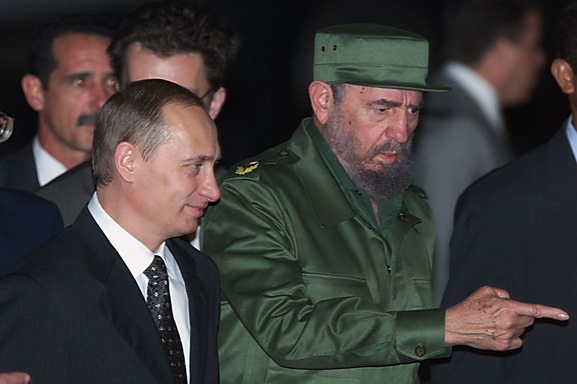  Cuban President Fidel Castro welcoming Russian President Vladimir Putin - Sputnik Mundo, 1920, 21.11.2022