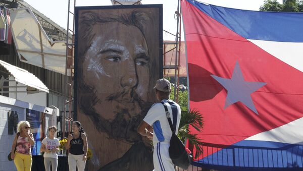 Retrato de Fidel Castro, el expresidente de Cuba - Sputnik Mundo