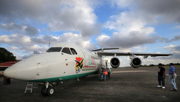 El avión RJ85 matrícula CP-2933 de la aerolínea boliviana LaMia - Sputnik Mundo