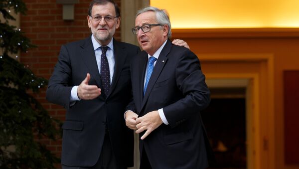 Presidente del Gobierno de España, Mariano Rajoy, y presidente de la Comisión Europea, Jean-Claude Juncker - Sputnik Mundo