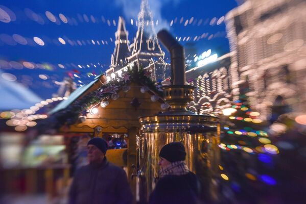 Moscú se engalana para la llegada del año nuevo - Sputnik Mundo