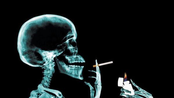 Hábito de fumar (imagen referencial) - Sputnik Mundo