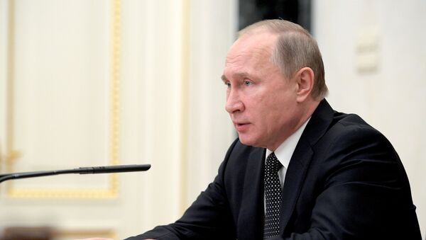 Президент РФ В. Путин провел заседание Совета безопасности РФ - Sputnik Mundo